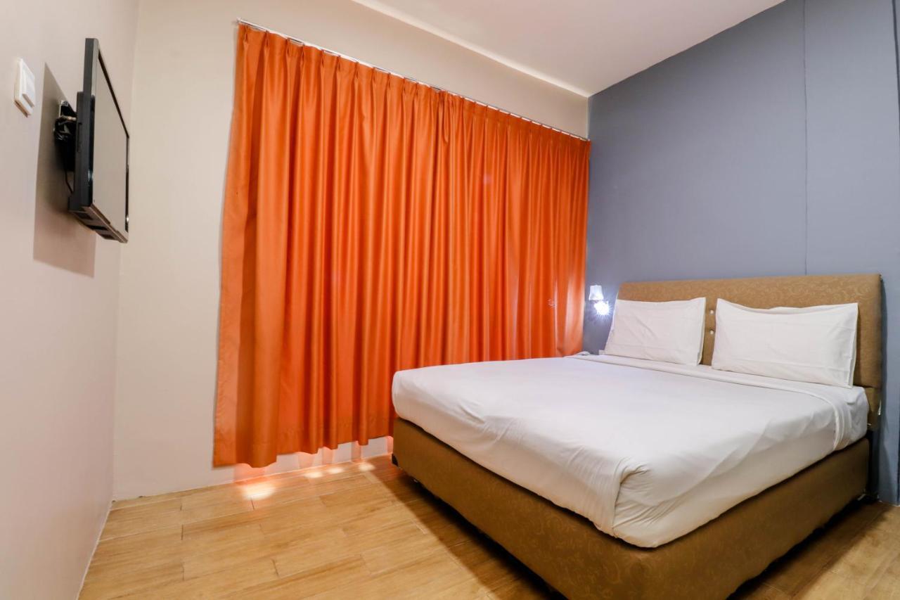 Hotel Blitz Batam Exterior foto