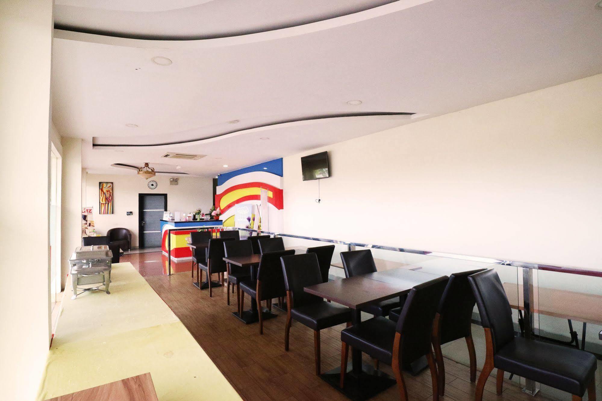 Hotel Blitz Batam Exterior foto